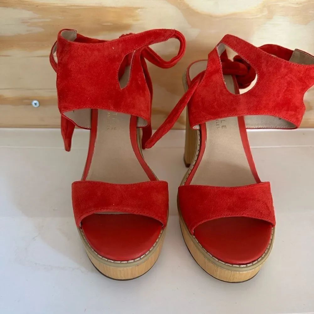 NWOT Very Volatile Heels - Picture 2 of 6